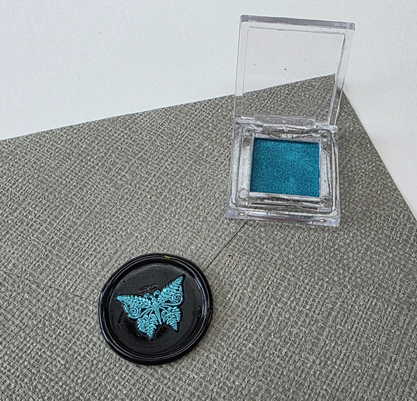 Sapphire blue wax polish